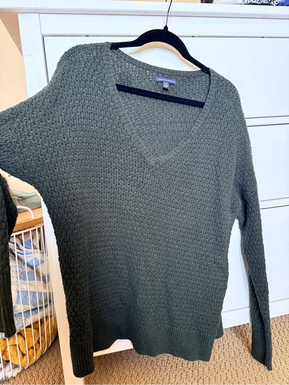 American Eagle Outfitters Olive V-Neck Waffle Knit Sweater